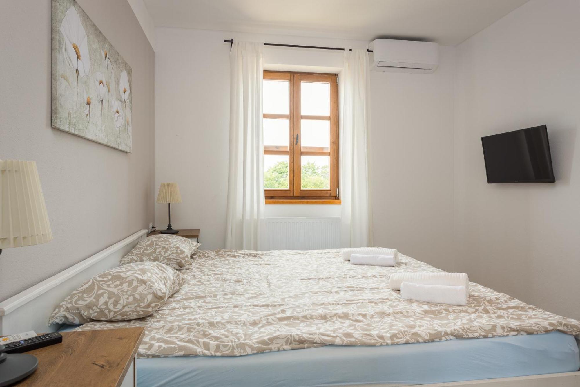 Villa Cirka In Central Istria For 14 Persons With Pool Heating & Pool Table Svetvincenat Luaran gambar