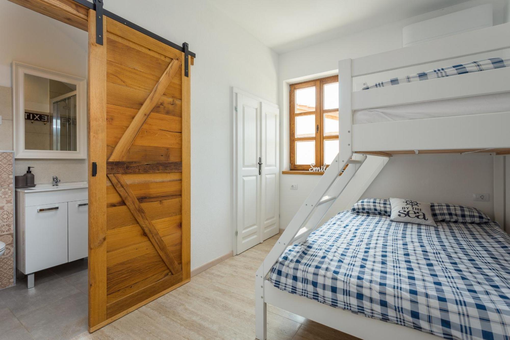 Villa Cirka In Central Istria For 14 Persons With Pool Heating & Pool Table Svetvincenat Luaran gambar