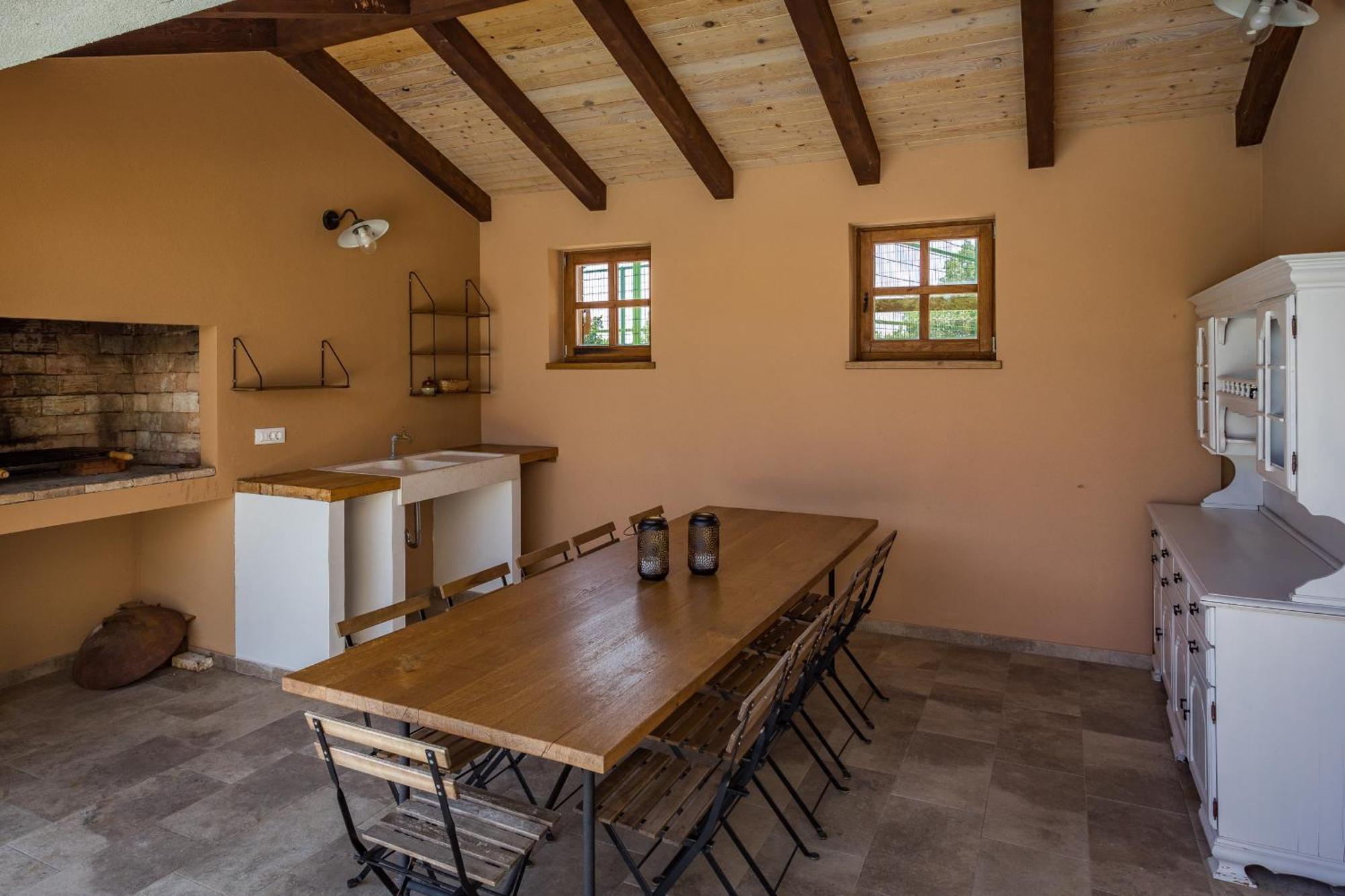 Villa Cirka In Central Istria For 14 Persons With Pool Heating & Pool Table Svetvincenat Luaran gambar