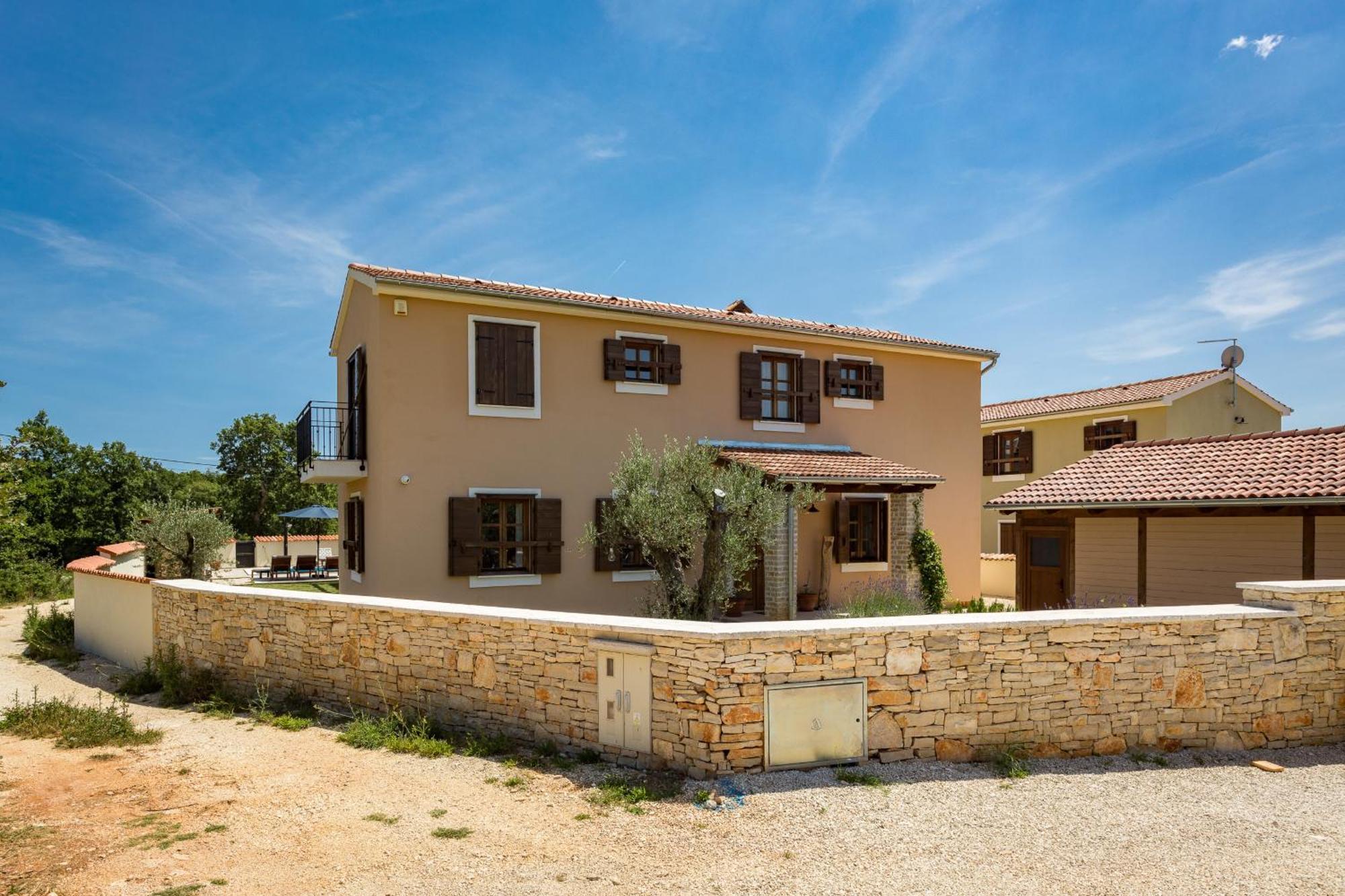 Villa Cirka In Central Istria For 14 Persons With Pool Heating & Pool Table Svetvincenat Luaran gambar