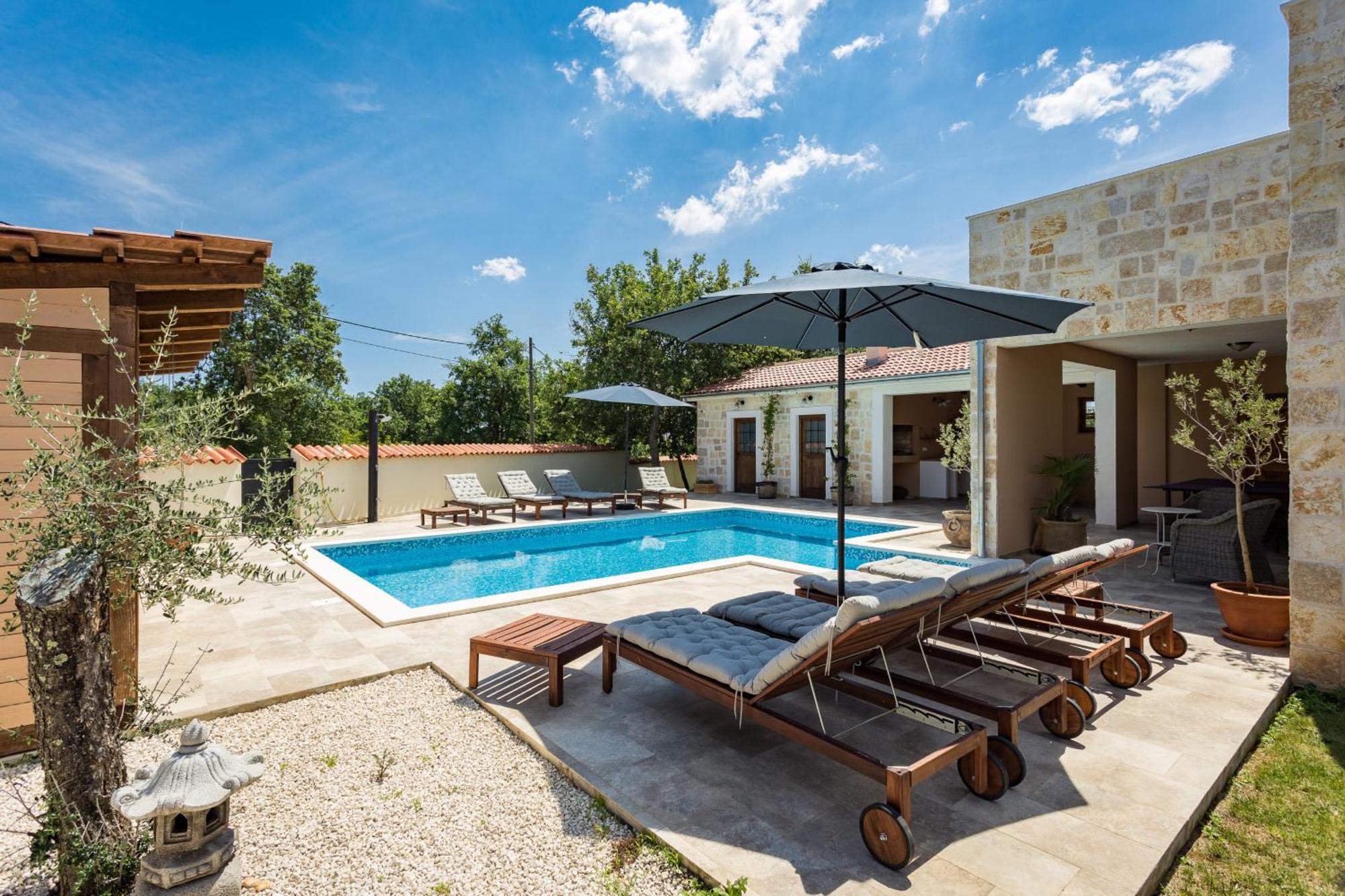 Villa Cirka In Central Istria For 14 Persons With Pool Heating & Pool Table Svetvincenat Luaran gambar