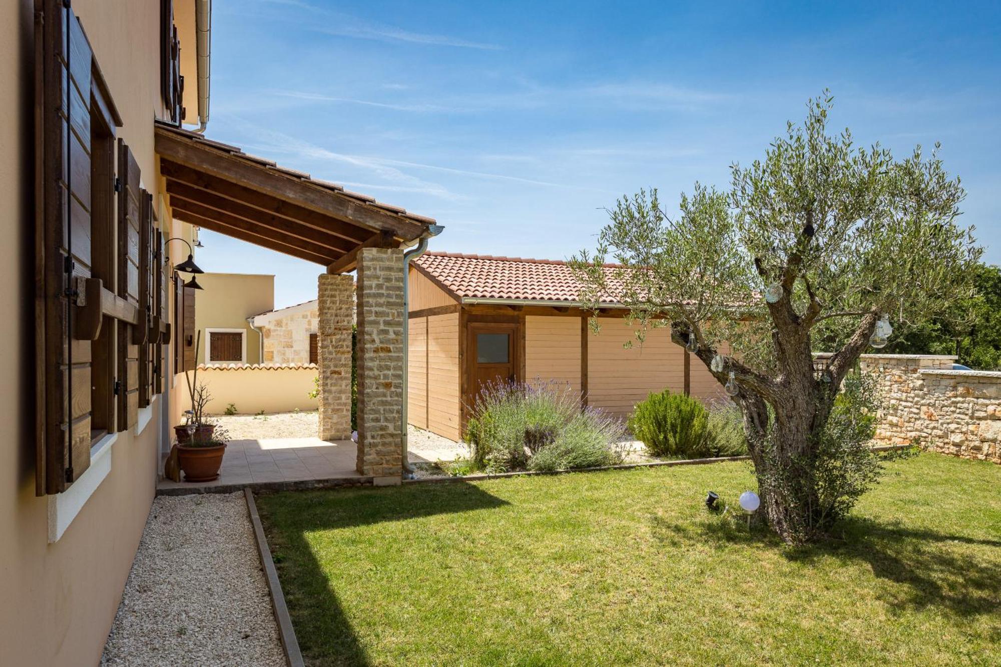 Villa Cirka In Central Istria For 14 Persons With Pool Heating & Pool Table Svetvincenat Luaran gambar
