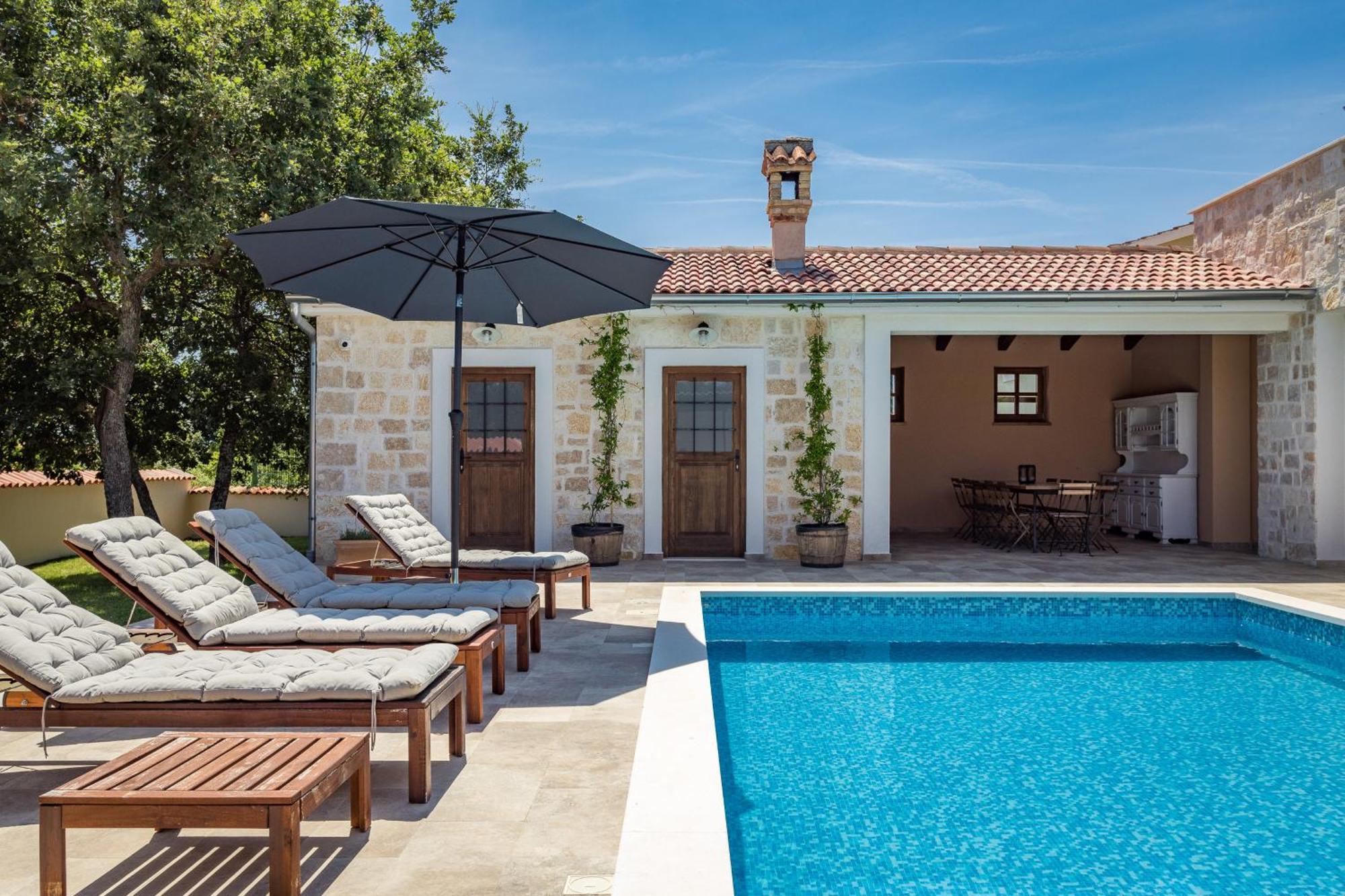 Villa Cirka In Central Istria For 14 Persons With Pool Heating & Pool Table Svetvincenat Luaran gambar