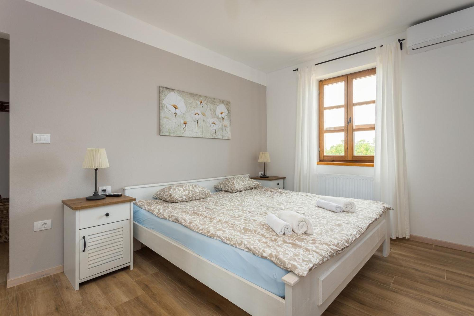 Villa Cirka In Central Istria For 14 Persons With Pool Heating & Pool Table Svetvincenat Luaran gambar